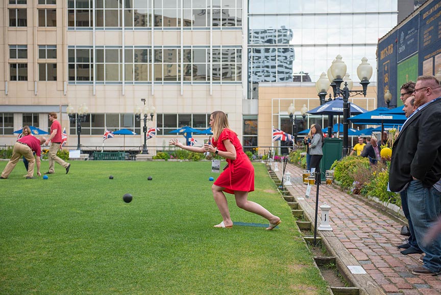 corporate event team building photography minnesota lawn bowling brit's pub minneapolis