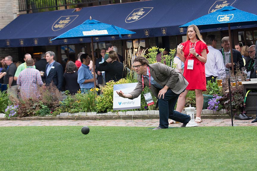 corporate event team building photography minnesota lawn bowling brit's pub minneapolis