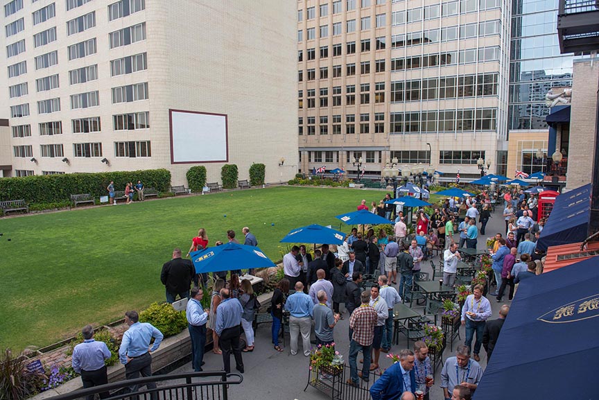 corporate event team building photography minnesota lawn bowling brit's pub minneapolis