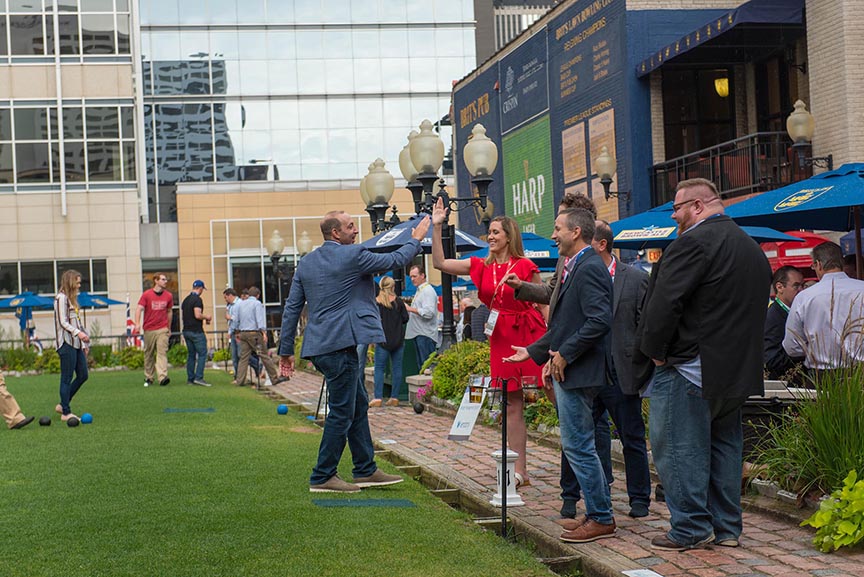 corporate event team building photography minnesota lawn bowling brit's pub minneapolis